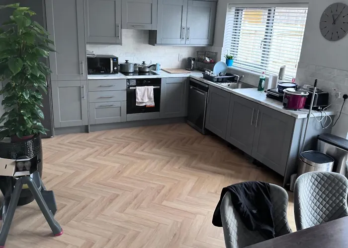 Double Bedroom With Private Bathroom Close To City Center