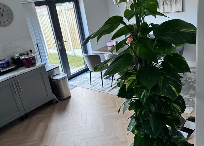 Double Bedroom With Private Bathroom Close To City Center